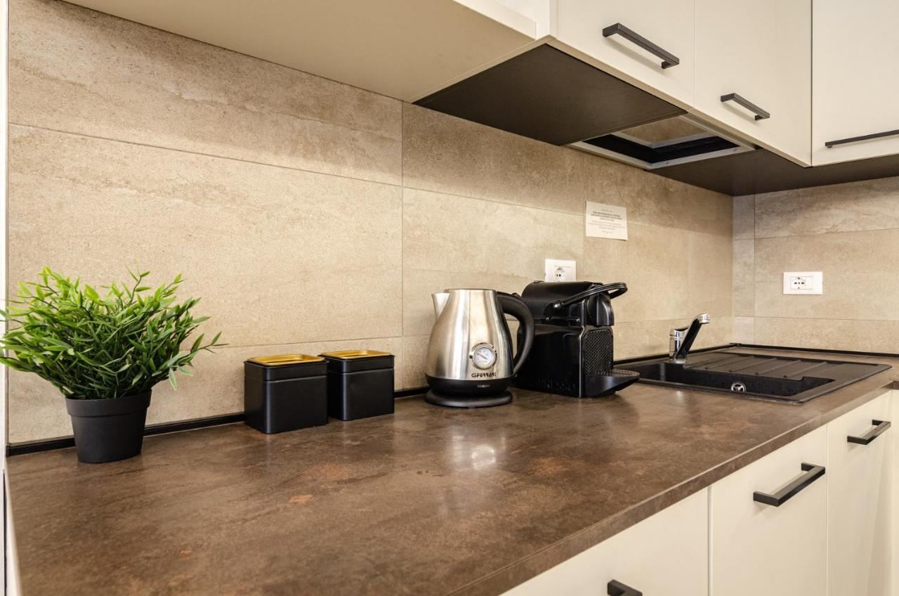 Goito Luxury Apartment, In The Historical Center Bologna Exterior photo